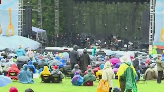 Elvis Costello, Darryl Hall kick off Edgefield Summer Concert Series in rain