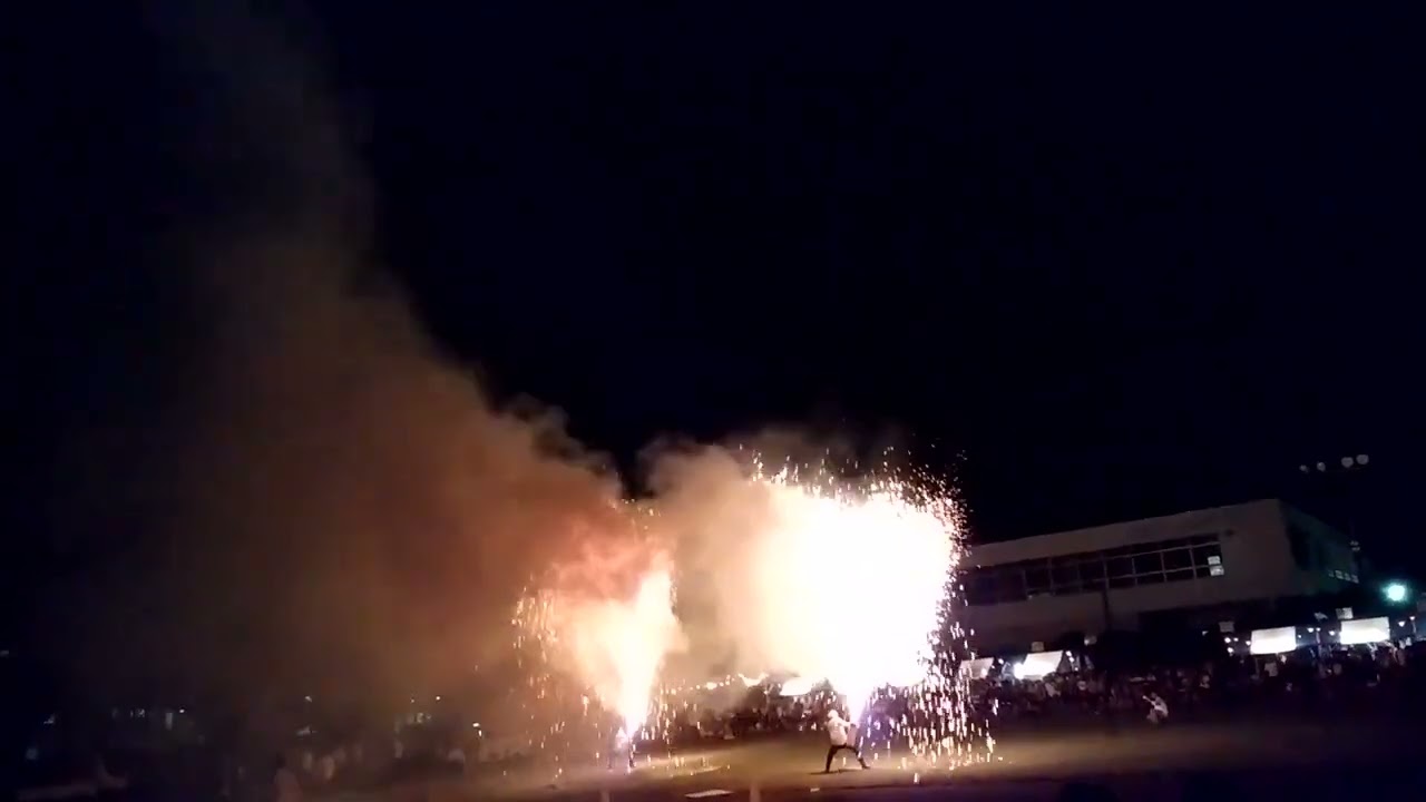 静岡県浜松市中区葵東1丁目 Hondaまつり16 手筒花火 10 Youtube