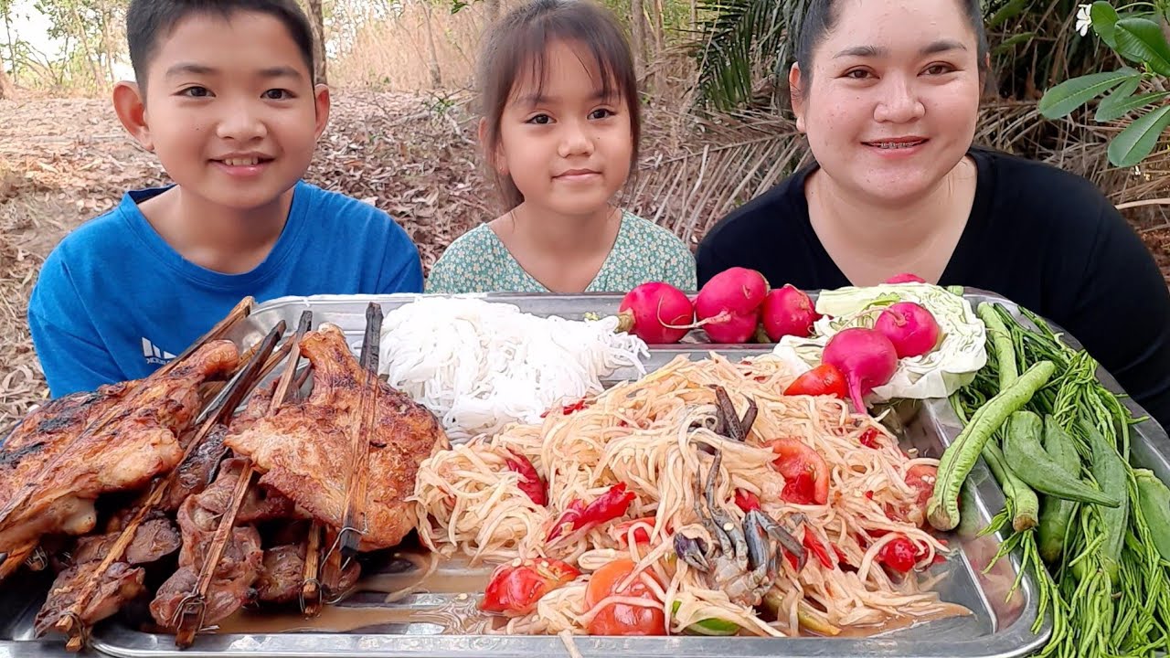 ไก่ย่างกับส้มตำปูปลาร้าแซ่บๆ 1 เมษายน พ.ศ.2566