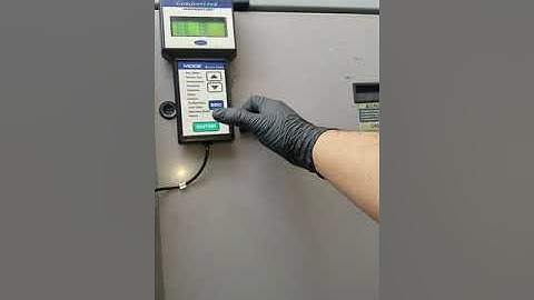 How to Select refrigerant circuits with a Confort link Navigator on a Carrier Aquasnap air Chiller.