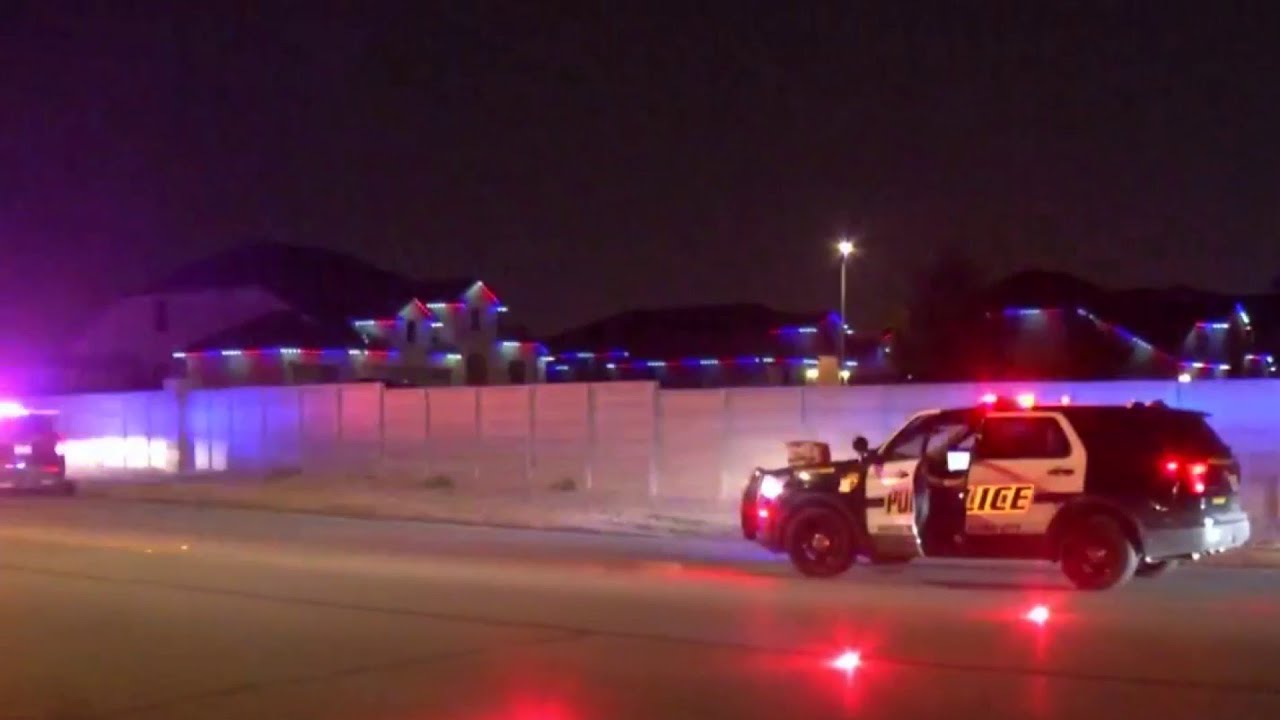 Motorcyclist killed after crashing into light pole on Northwest Side ...