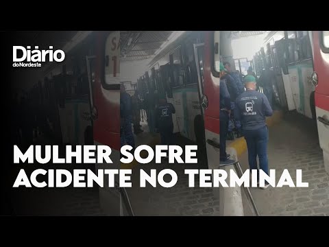 Mulher sofre acidente com ônibus no terminal do Siqueira