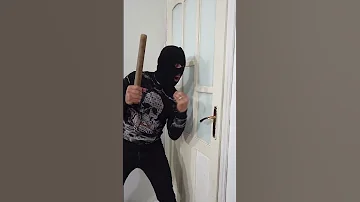 دق دق الباب دق دق دق مين بيخيط 