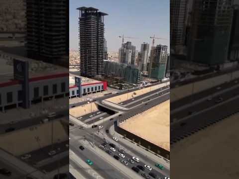 للبيع أرض تجارية موقعها ممتاز شمال الرياض حي الملقا مساحته الارض 27000 متر مربع