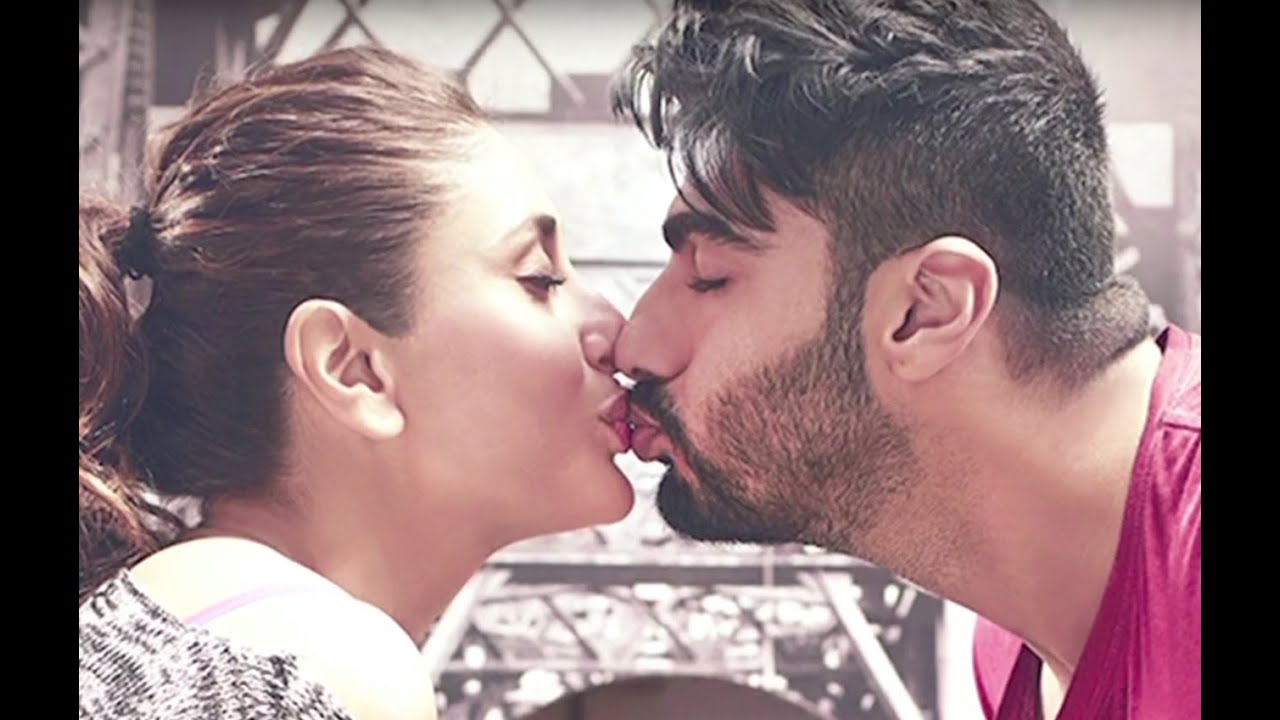 Kareena Saif caught kissing each other forecast to wear for everyday in 2019 Kareena Saif caught kissing each other forecasting dress in everyday in 2019