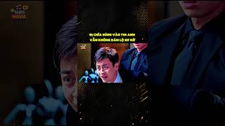 Bị chĩa súng anh vẫn không dám lộ sơ hở