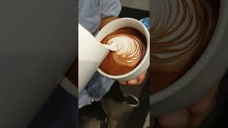 Latte Art #fail #mistakes  #coffee #shorts