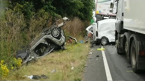 This Video Will Make You Think Twice About Driving While Using Your Mobile Phone [HD]