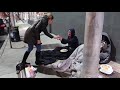 nos fuimos a darles comida a los homeless 🛌 y mira lo que recibimos😱😇🙏