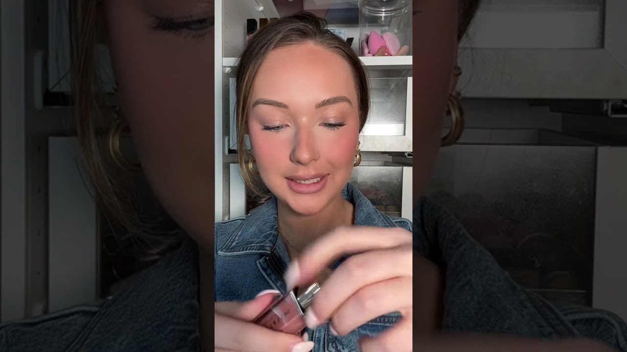 Эта текстура... такая интересная. #помада #стойкаяпомада #помада #комбинациядлягуб #макияж #обзор...