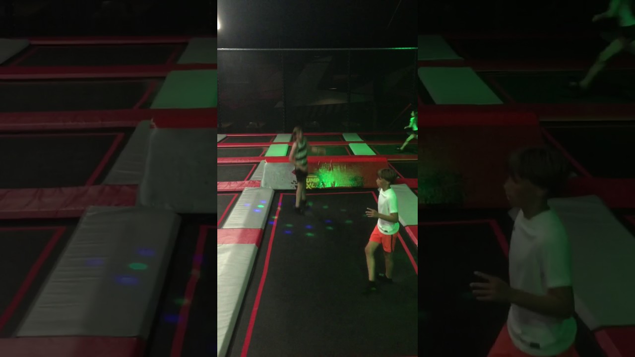 TramPOLINEPARK ROTTERDAM JUMP XL - YouTube