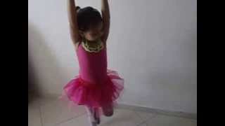 Nayara Dançando Balé -