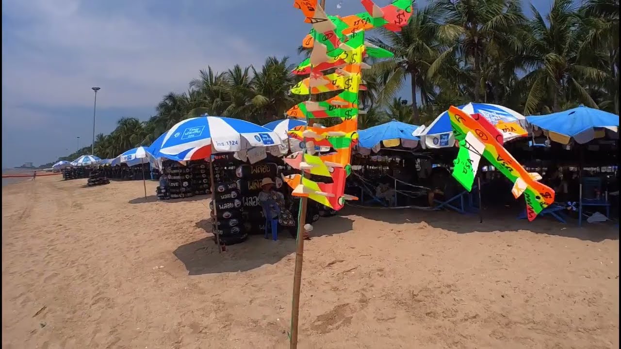 Bangsaen Beach ( Weekend ) Chonburi Thailand MAR 2022