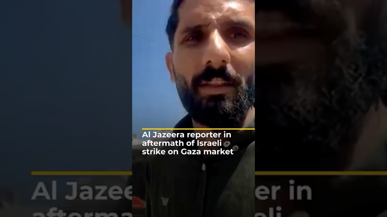 مراسل قناة الجزيرة في أعقاب الضربة الإسرائيلية على سوق غزة المزدحم