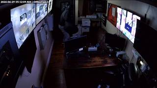 $25K in one-dollar bills stolen from San Diego strip club | Surveillance Footage