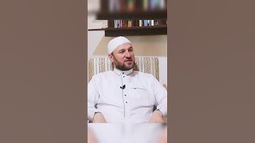 عندما سألنا فضيلة الشيخ أحمد بماذا تُحب أن تنادى.. منشد أم قارئ أم أستاذ؟