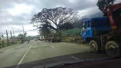 anong meron pag ganito nasa gilid ang mga sasaakyan at napakahaba...