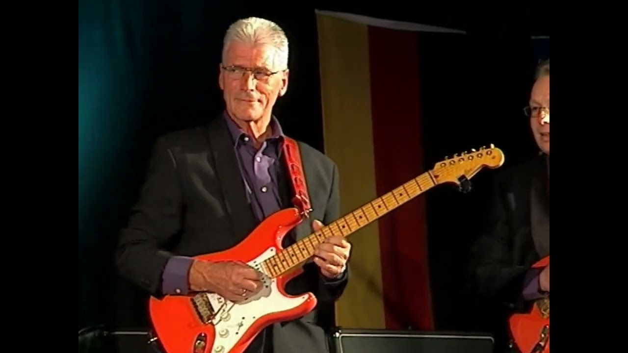 Manha Di Carnival by the UB Hank Band