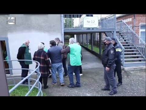 სენაკᲨი საარᲩევნო პროცესი უბნების გახსნისთანავე უხეᲨი დარღევებით დაიწყო