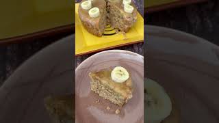 Umgedrehter Karamell-Bananen-Haferflocken-Kuchen