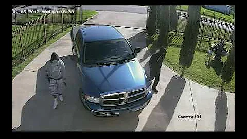 HPD 42420817 AGGRAVATED ROBBERY WITH DEADLY WEAPON