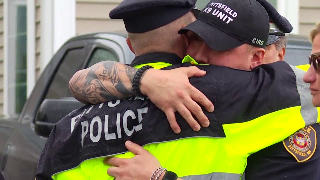 Officers say goodbye to K9 Ciro