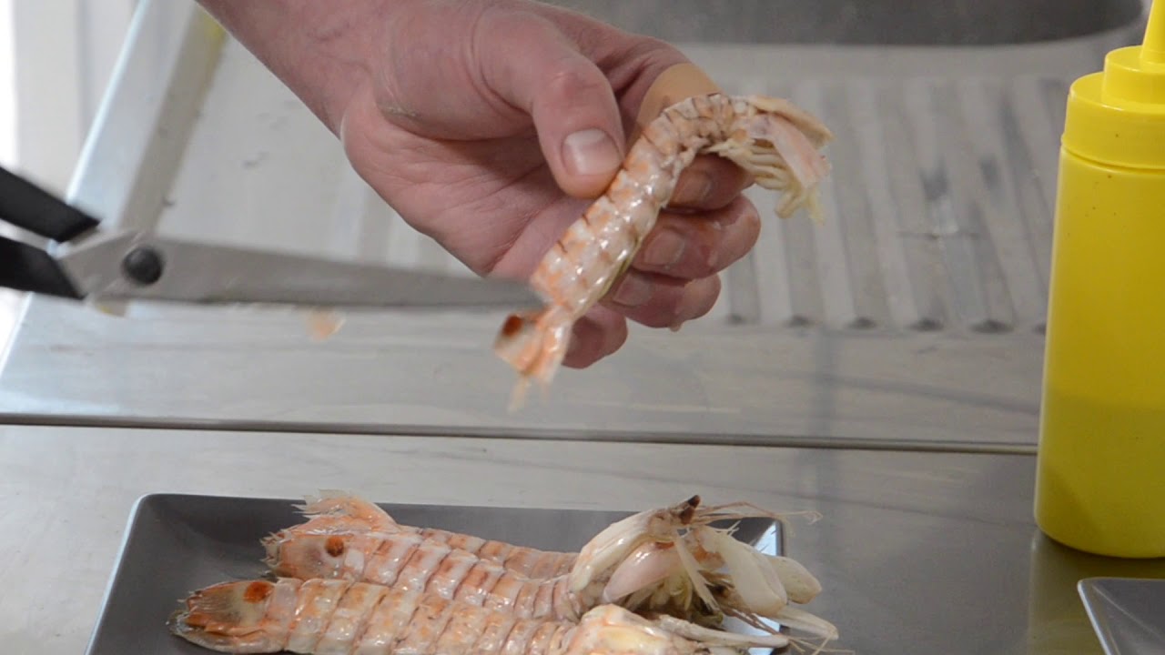 Canocchie con crema di radicchio gratinate al forno