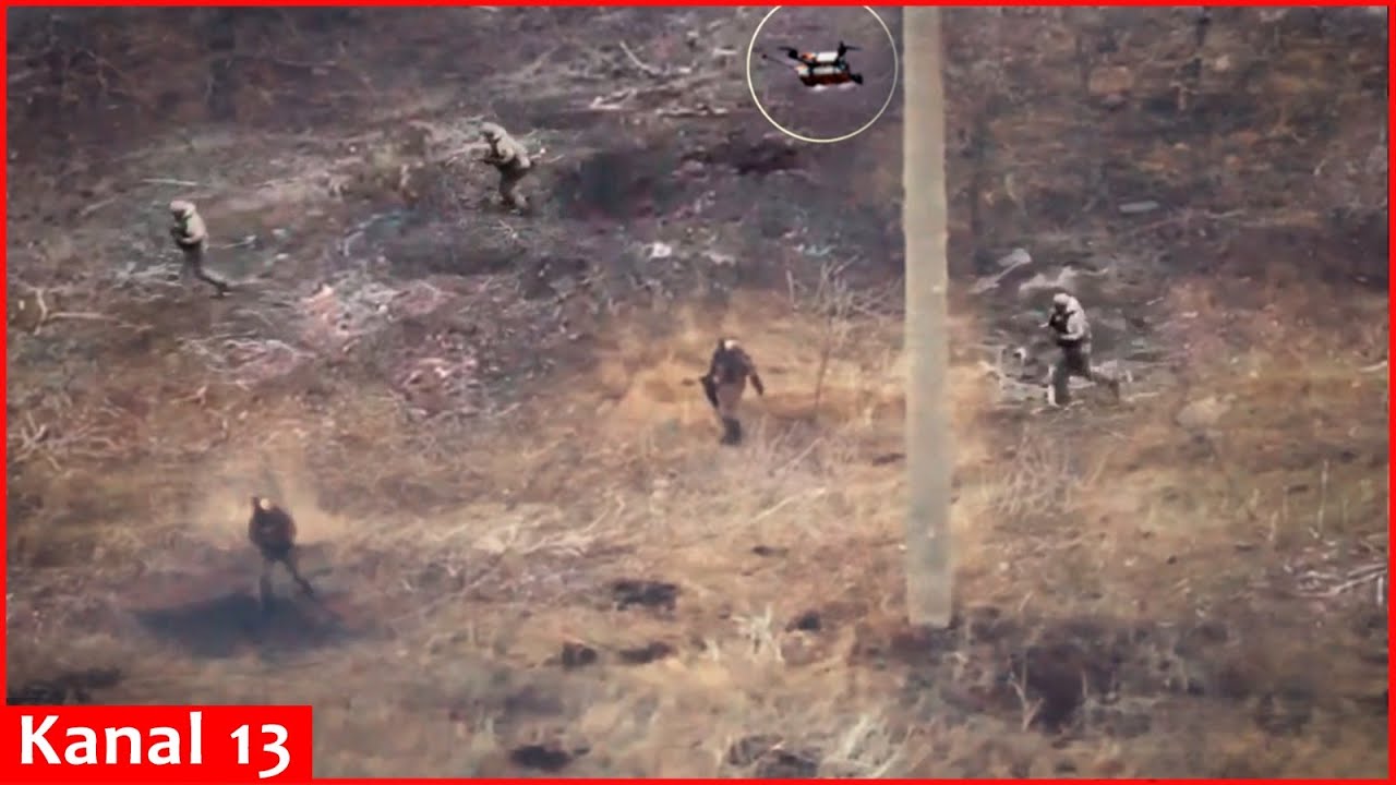 Russian soldiers fight with a drone – They seek to escape by running