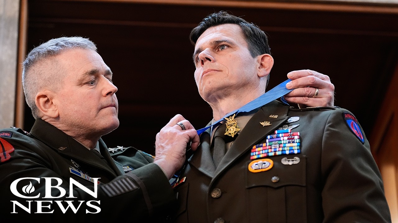 Trump Gives Medal of Honor to Wounded Warrior Hero of Venezuela Op