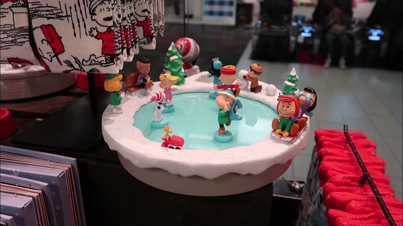 Hallmark Christmas 2021/2022 PEANUTS Gang Skating Pond Musical