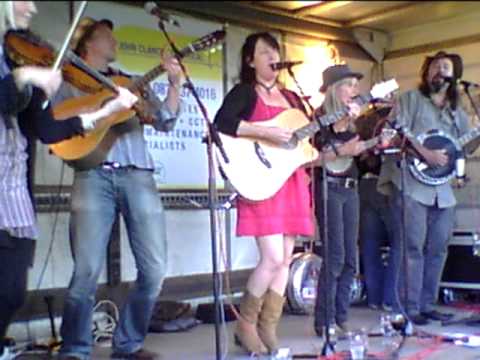 molly hicks playing at dunmore east bluegrass festival 2010.