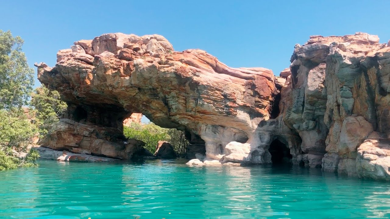 Ep 291 | The Arches and the Snake, Aboriginal Rock Art, Obsorne Islands, Kimberley Sailing Nutshell