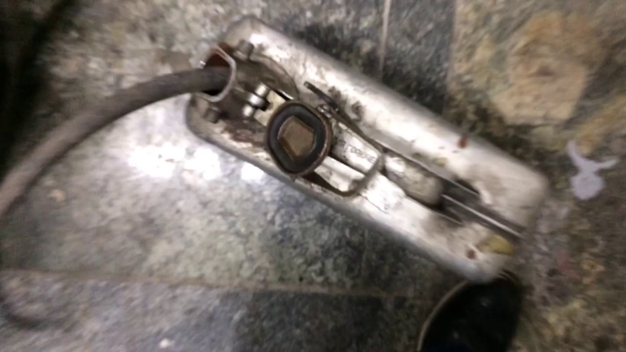 Как слить бензин с BMW - YouTube