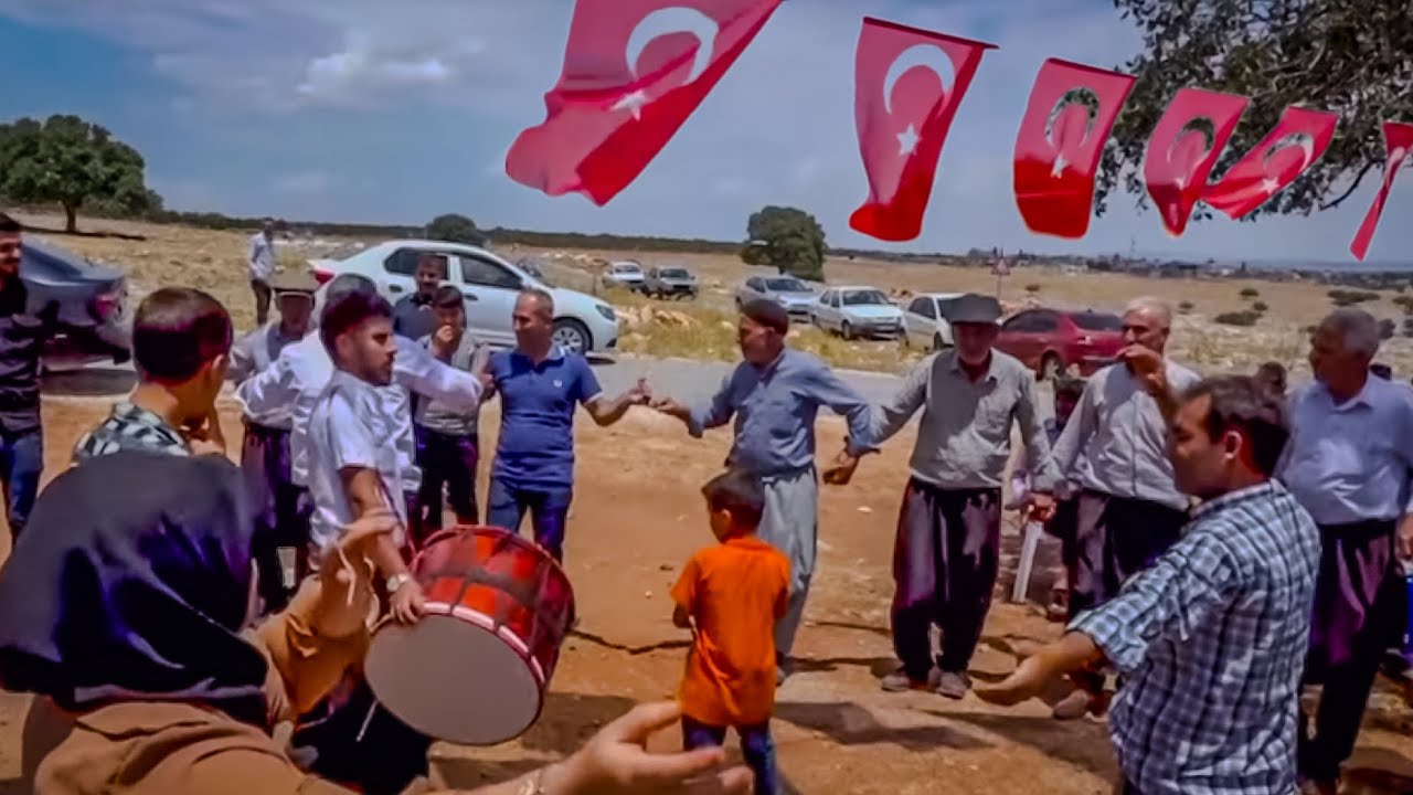 Duraklı Şıhhasan Köyü Ağası Ali Hase Ute ve İhtiyar Heyeti halayda!