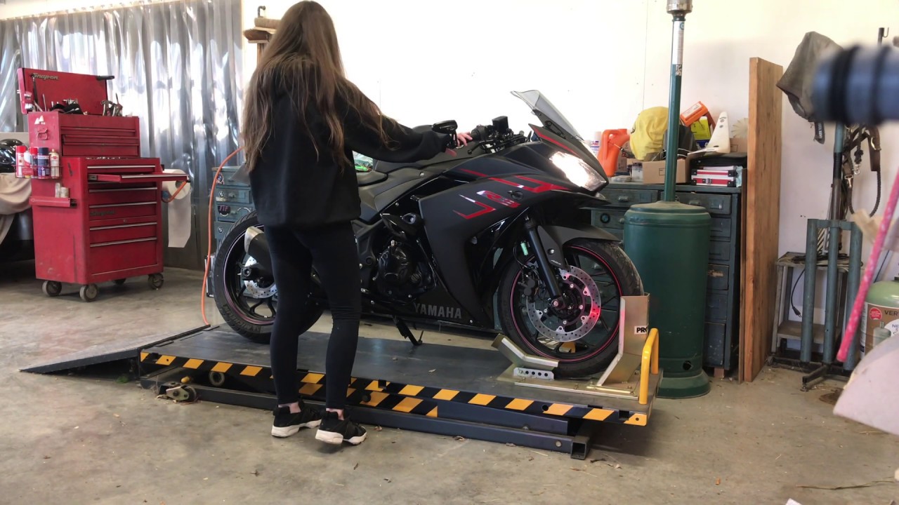 Yamaha YZF R3 - Stock exhaust vs. Arrow Pro Race full system