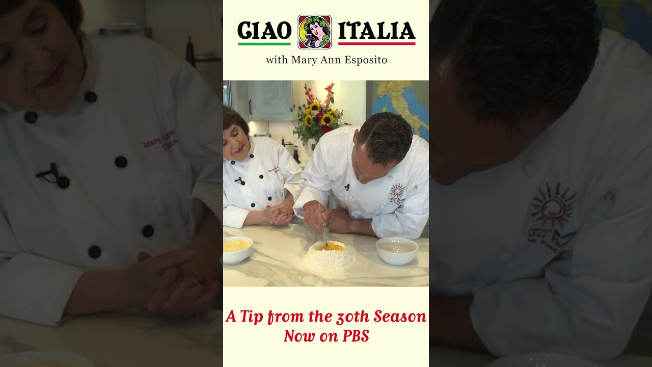 Joe Faro Cracks an Egg with One Hand - #ciaoitalia #pasta #tuscanbrands ...