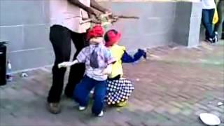 Street Puppets dancing to Baila