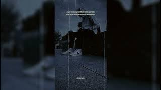 story wa keren 'saya memang tidak terlihat peduli, tapi saya memperhatikan semuanya...