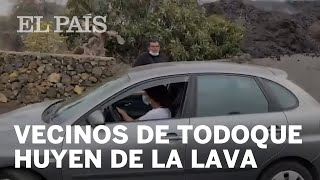 #LAPALMA | Los vecinos de Todoque huyen de la lava