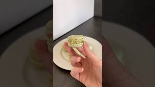 pistachio macarons