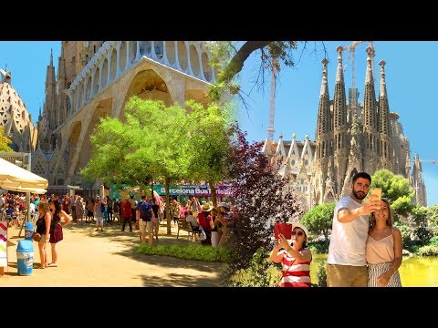 BARCELONA WALK | Sagrada Família - Gaudí's World-Famous Gothic Church | Spain