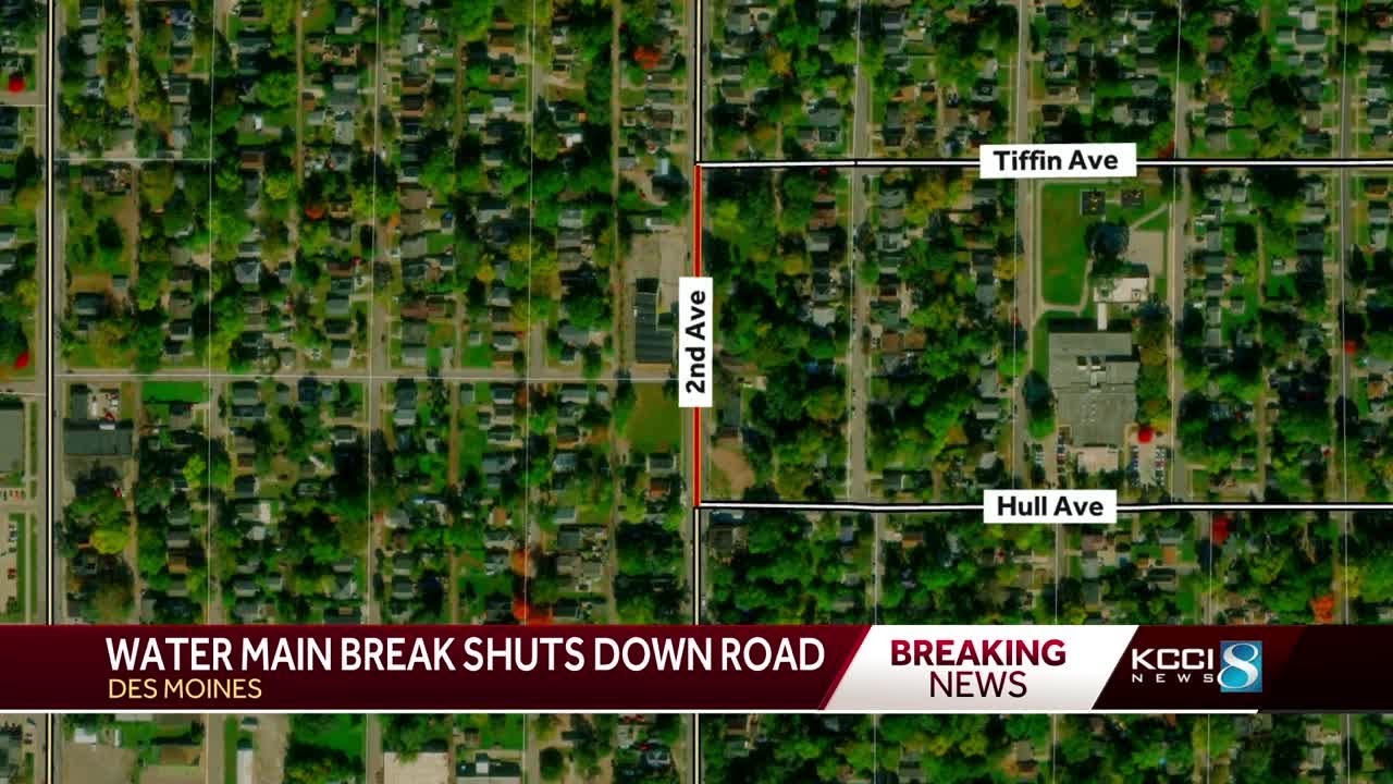 Water main break closes part of 2nd Avenue - YouTube