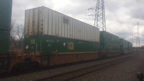 NS 290 Rolls Through Bound Brook, NJ With UP Leader And Friendly Crew 3/25/18