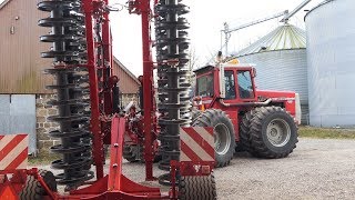 Massey Ferguson 4840 Working Hard in The Field Cultivating w/ 7,5-Meter Unia Ares XL | DK Agri