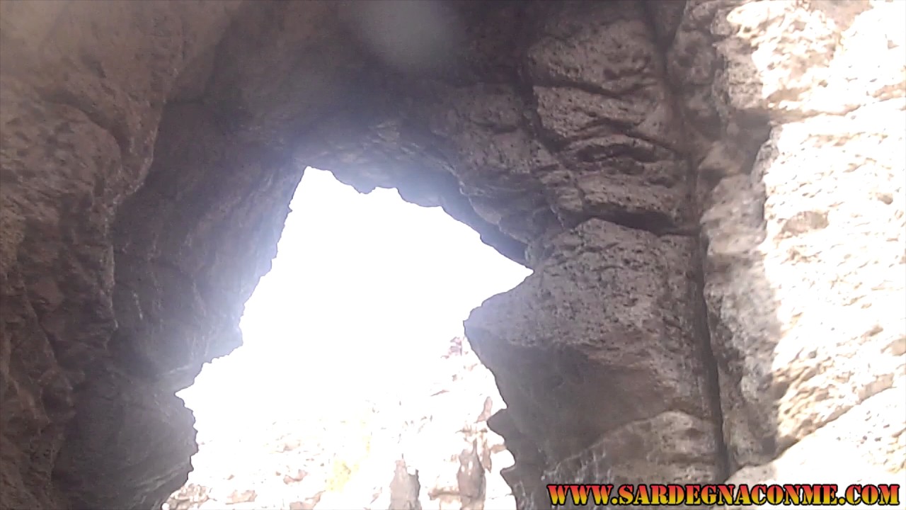 Sardegna Is Praneddas o Arco dei baci Sant'Antioco (SU) /GO PRO/ YouTube Sardegna Is Praneddas o Arco dei baci Sant'Antioco (SU) /GO PRO/ YouTube