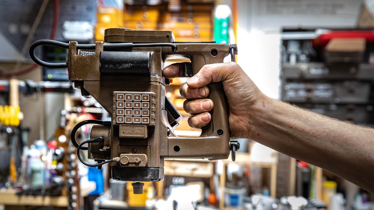 Adam Savage's One Day Builds: Aliens Motion Tracker Prop!