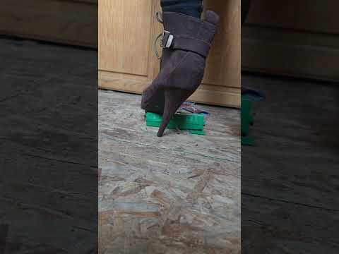 Model train crushed with high heel boots #asmrcrunch #crushtest #highheels #asmrcrush #modeltrain