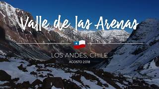 Valle de las arenas a vista de pájaro en el Cajón del Maipo. Chile, agosto de 2019