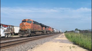 BNSF 7383 leads EB manifest with BNSF 1122 H1 at Savanna