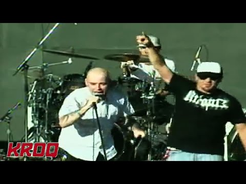 Pennywise - Blitzkrieg Bop Live {KROQ Weenie Roast 2008ᴴᴰ}